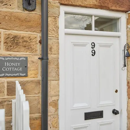 Holiday home Host & - Honey Hinderwell