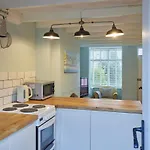 Holiday home Host & - Honey *