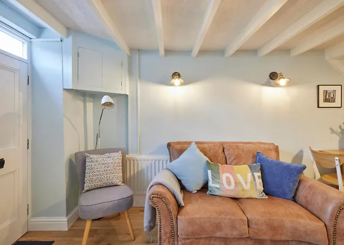 Host & - Honey Hinderwell